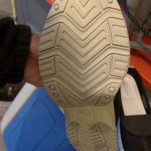 Easy spirit sneakers
